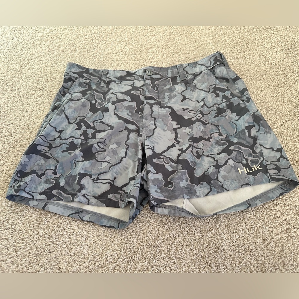 Huk Fishing Shorts Mens Blue Gray Camo Performance Outdoors Logo Mens 2XL